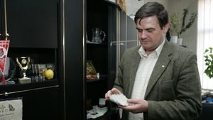 Condescu:** "Gata cu transferurile!"