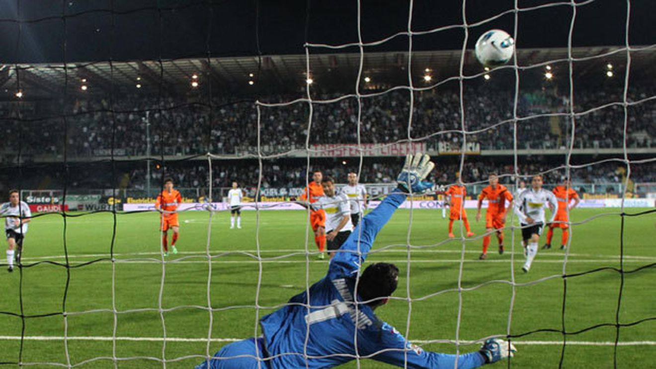 VIDEO Mutu a intrat în dizgrația tuturor la Cesena:** criticat de antrenor și numit "țigan" de fani! Toți acuză atitudinea "Briliantului"