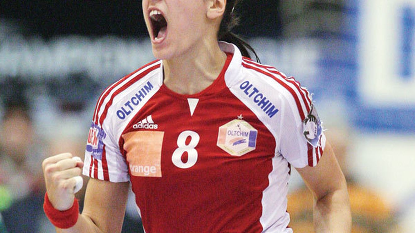 "Neagu de acum, mai bună ca Neagu din trecut!"** Cea mai bună jucătoare a lumii în 2010 speră ca în cinci luni să fie aptă de joc