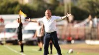 Dorinel Munteanu, pus la zid de fotbalistul care a revenit în Superliga: „Fără el, nu retrograda echipa!”. Ce l-a convins să aleagă UTA Arad