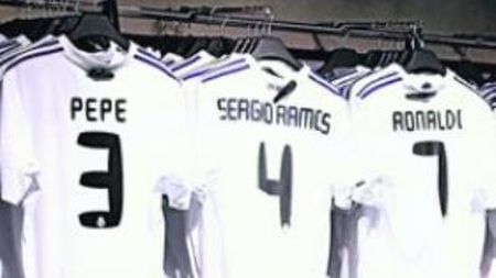 Real Madrid și Man. United, primele 2 în LUME la vânzarea de tricouri!** VEZI pe ce loc e BarÃ§a!