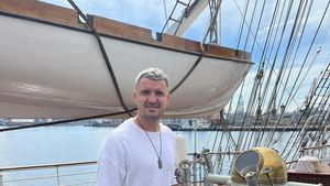 Ce s-a ales de Constantin Budescu, după ce nici măcar Gică Hagi nu a putut să îi salveze cariera de fotbalist! „Regele” l-a dat afară de la Farul Constanța fără remușcări, iar acum „Sărmăluță” face asta