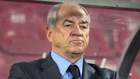 Hizo e mulțumit, dar se teme:** "Am scos tot ce e mai bun din elevii mei, dar îmi mai trebuie jucători"