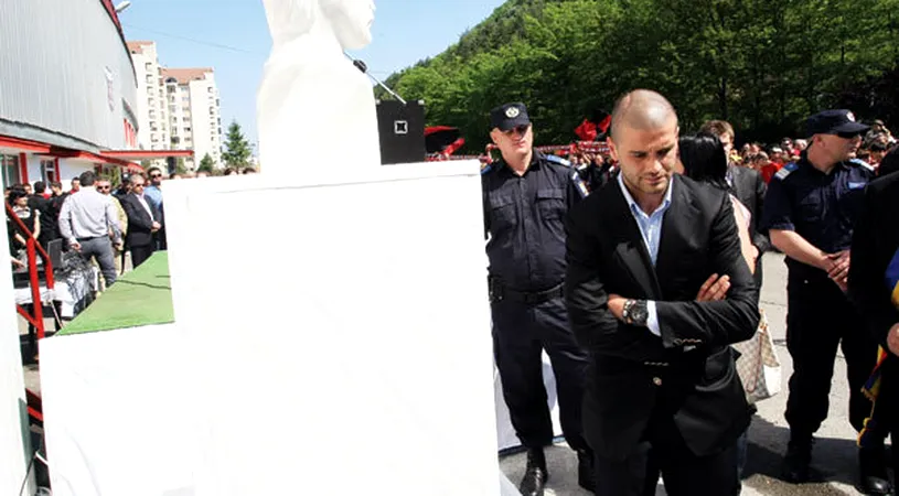 EXCLUSIV | Revoltător! Cum arată acum statuia lui Mircea Chivu, tatăl lui Cristi Chivu. 