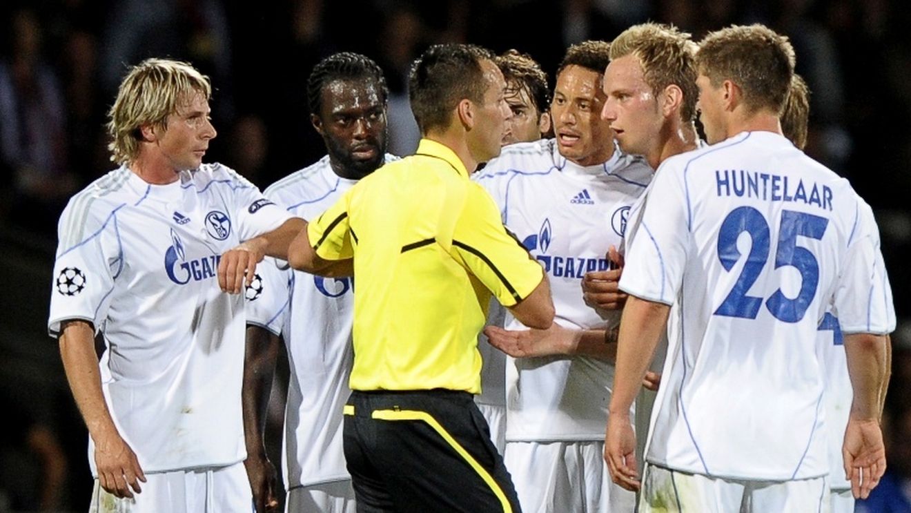 Deac, debut nefericit la Schalke