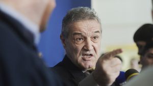 VIDEO | Scandal în cimitir, cu Gigi Becali în prim-plan: "Voi vindeți terenul meu? Sunteți nebuni?"