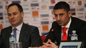 L-au vrut pe golgheterul dorit de FCSB, dar s-au ales cu Axente. De ce a picat transferul lui Cristian Lopez la Dinamo
