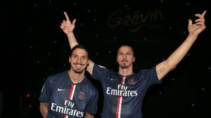 Ibrahimovic este entuziasmat de recunoștința francezilor: "Ce urmează după statuia de la Grevin? Nu știu...poate vor înlocui Turnul Eiffel cu o statuie de-a mea"