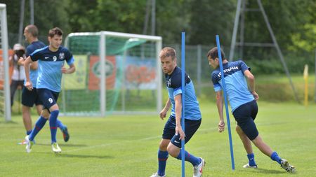 Jucătorii Stelei și-au adjudecat numerele pentru noul sezon! Tănase are "10", Mihai Costea e vârf de lance