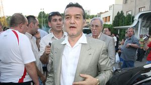 Becali: "S-a terminat bâlciul, Rădoi rămâne la Steaua"