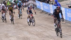 Egan Bernal este noul Patron în Turul Italiei 2021. Columbianul a făcut o adevărată demonstrație de forță la finalul etapei a 9-a și a atins două obiective: victorie și tricou roz | VIDEO