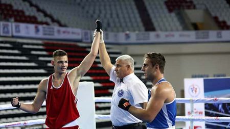 Boxul românesc, în cărți la Europenele de tineret. Greul Cristian Filip, de la CS Dinamo, s-a calificat în semifinale competiției din Turcia și are locul pe podium asigurat