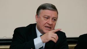 Sandu: "Patronii să investească, nu să mintă"