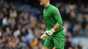 VIDEO "Panti" își freacă mănușile de bucurie!** Joe Hart a ajuns la 5 gafe decisive în acest sezon și tremură pentru postul lui. Cu West Ham a luat un gol jenant