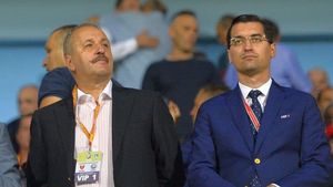 Marius Tucă, manifest împotriva politicienilor care au acaparat fotbalul românesc: „Dîncu, Rus....jos labele! Trebuie să fie independent! Să dispară politicul” | VIDEO EXCLUSIV ProSport Live