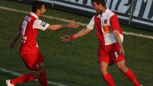 'Stop nepotismelor la Dinamo!** N-ai cum să faci performanță cu Scarlatache, Niculescu sau Niculae'