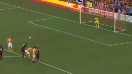 Așa ceva nu ai mai văzut pe un stadion de fotbal!** Au marcat și au celebrat golul la vestiare:)) VIDEO genial