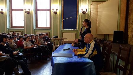 "Două regrete am din liceu...". A terminat matematică-informatică și s-a întors pentru câteva ore la colegiul său de suflet 