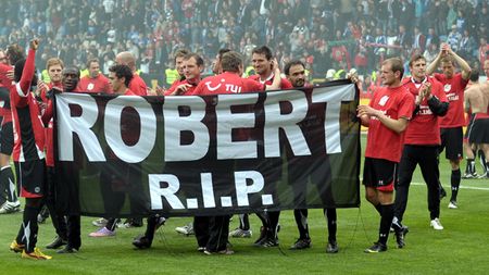 Federația germană va comemora un an de la moartea portarului Robert Enke