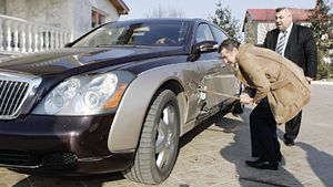 Becali, desemnat „cretinul săptămânii" în Franța