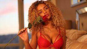 A lăsat fotbalul pentru muzică! Bomba sexy înșelată de un star de la Manchester United s-a refugiat în brațele lui Jason Derulo | GALERIE FOTO