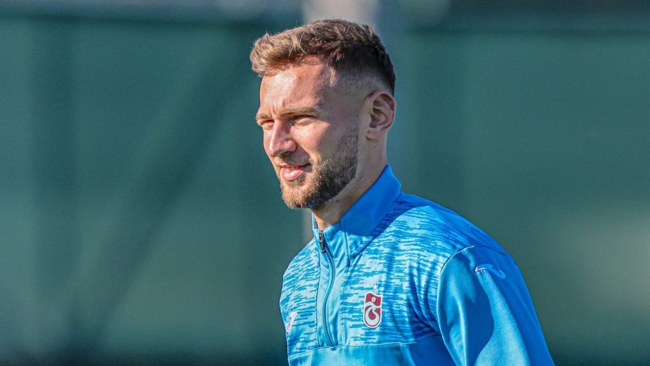 E gata cu transferul lui Denis Drăguş la Rapid. Britanicii au făcut anunțul despre destinația atacantului lui Mircea Lucescu: "Chestiune de ore"
