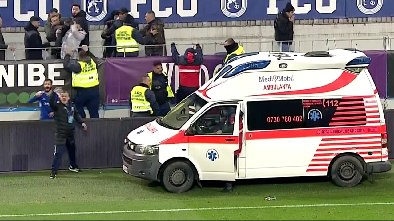 Panică pe „Ion Oblemenco”! Un suporter a căzut din tribună în timpul meciului FC U Craiova - CS Mioveni! A fost transportat de urgență la spital | FOTO