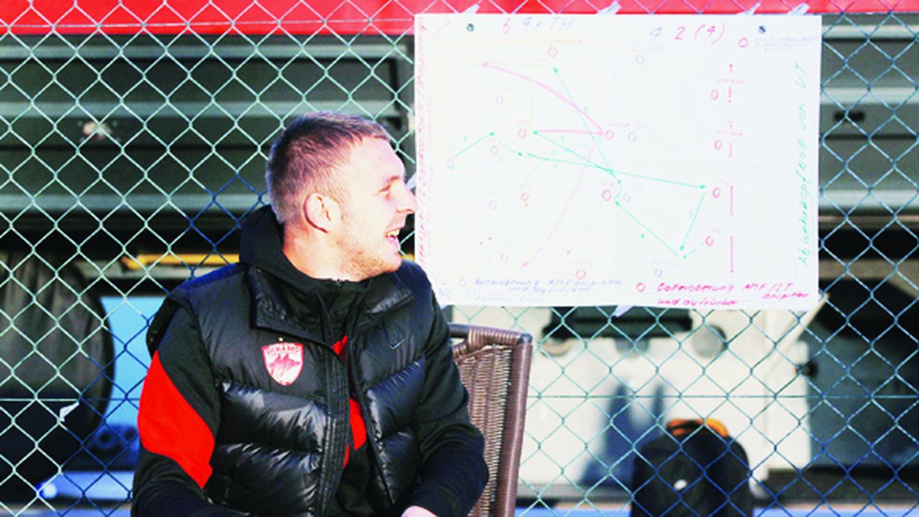 Cu ochii după fotbaliste!** Dinamoviștii au urmărit interesați antrenamentul echipei feminine a lui FC Basel