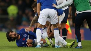 Asociaţia Engleză a anulat cartonaşul roşu primit de Son Heung-min în partida cu Everton. Andre Gomes a suferit o accidentare teribilă