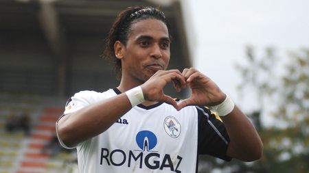 EXCLUSIV "Granzii" l-au ratat!** Eric a semnat cu Karpaty Lvov