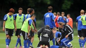 Nemții, șocați de o bătaie ca în 'șapte păcate'!** S-a lăsat cu sânge la antrenamentul lui Hamburg: FOTO