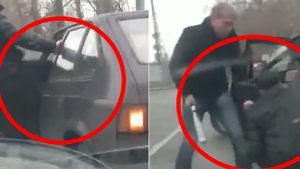 VIDEO Teroare pe ȘOSEA! Zi neagră pentru un "ȘMECHER cu Mercedes"! E pus la punct în timp ce bătea un șofer nevinovat