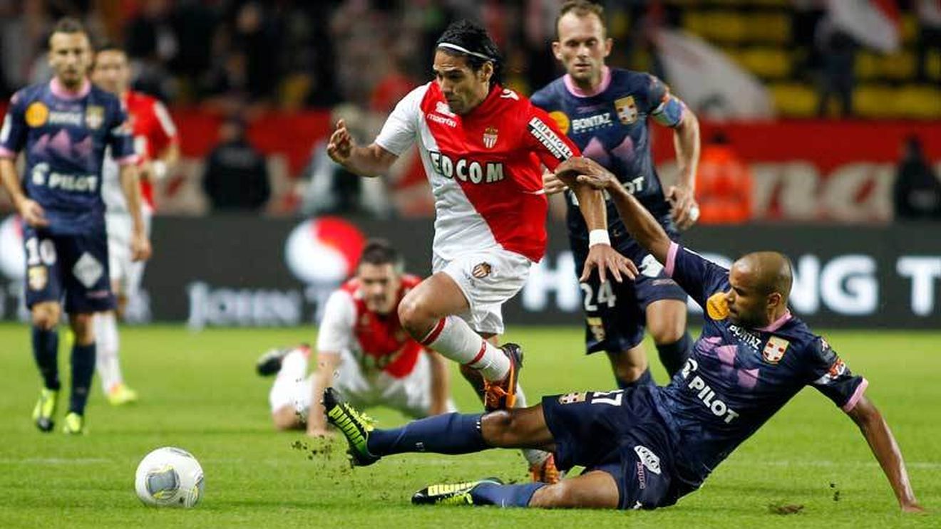 Nistor, primele impresii după înfruntarea cu Falcao: "E extraordinar să joci contra lui" Ce spune de națională și cum a trăit Pandurii - Fiorentina