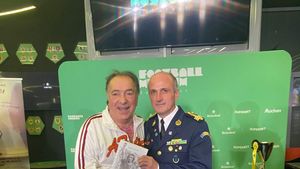 Marcel Răducanu, felicitări pentru Florin Talpan. SMS-ul surpriză primit de juristul CSA Steaua. Ce i-a scris gloria roș-albastră colonelului din Ghencea? | EXCLUSIV