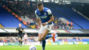 Întăriri pentru Arsenal. Tyrone Mings, ținta lui Arsene Wenger