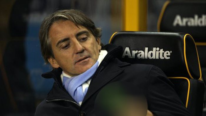 FOTO Mancini, mereu cu zâmbetul pe buze!** Italianul, în pragul unei dependențe ciudate! Ce a consumat în timpul partidei cu Blackburn