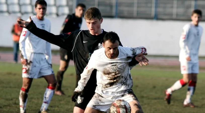 Stelistul Bogdan Roiu va juca la Simeria