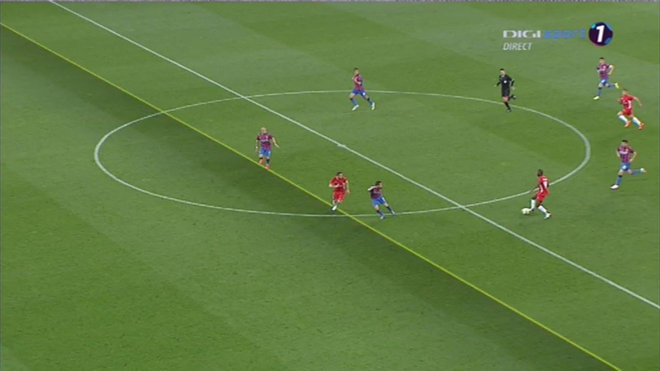 FOTO | Robert Dumitru, prestație dezastruoasă la Steaua - Oțelul. Arbitrul le-a refuzat steliștilor două penalty-uri și a validat un gol marcat de oaspeți după o poziție de ofsaid