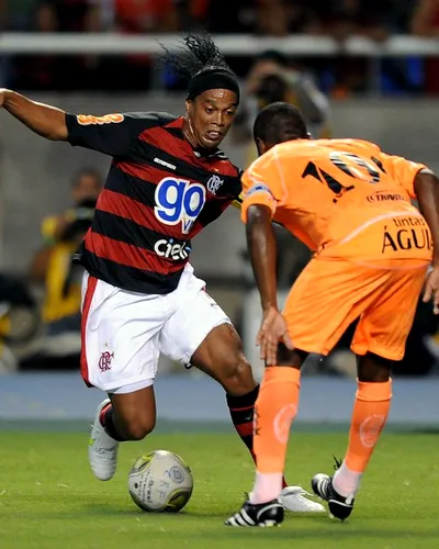 Ronaldinho a insistat să i se introducă în contract o clauză  care îi permitea să petreacă în fiecare săptămână