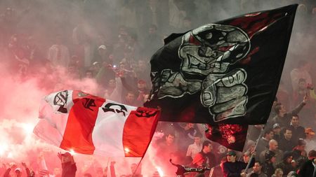 Fanii "câinilor" îl iubesc la nebunie după ce l-a REFUZAT în direct pe Becali! **A fost om de bază la Dinamo, acum e șomer de LUX