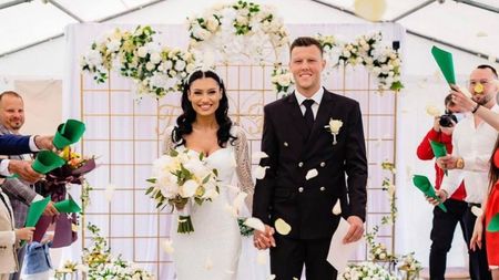 Adrian Rus s-a cununat civil! Cum arată Carina, „jumătatea” fotbalistului de la MOL Vidi