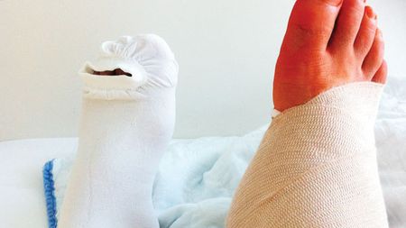 La cuțit! Marian va sta trei luni pe tușă!** Ce șanse are pentru Londra 2012