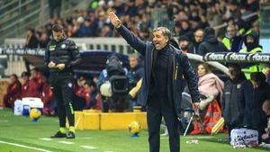 L-a umilit pe Dennis Man, dar nu regretă nimic. Antrenorul Parmei a spus în fața tuturor de ce l-a schimbat pe român în minutul 35: „E mai energic și mai sclipitor decât el”