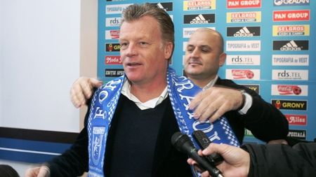 "Aveam de primit 50.000 â‚¬, dar am renunțat! Mititelu e falit de mult!"