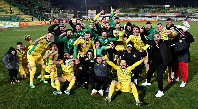 De la ingineria prin care s-a evitat depunctarea, problemele financiare și plecările de jucători, până la calificarea în play-off-ul Ligii 2. CS Mioveni, echipa-paradox