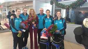 IMAGINEA ZILEI | Medaliatele cu aur la CM de juniori la tenis de masă au revenit în țară: "Am arătat ce înseamnă valoarea școlii românești"