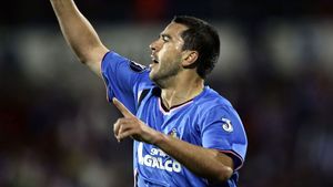 Cosmin Contra: "Mi-ar plăcea să joc mai mult"