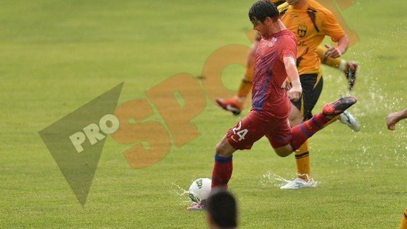 Primul test, trecut cu brio:** "Contează atitudinea, a fost senzațională! Fotbaliștii noi au jucat foarte bine!"