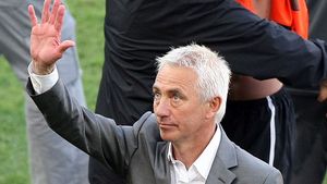 Van Marwijk: "De ce să ne concentrăm să jucăm bine, în locul victoriilor?"