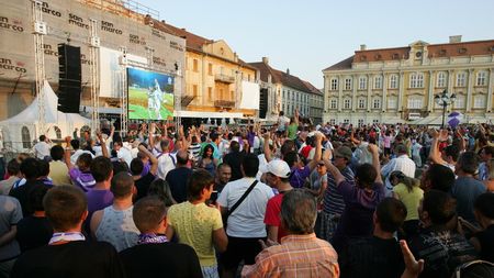 Bănățenii pot vedea meciul în „Unirii"